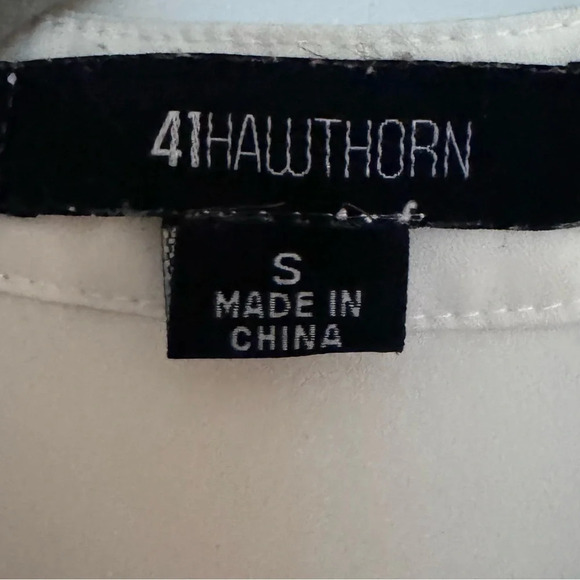 41 Hawthorn- Colibri Rolled sleeve split neck blouse in cream / white - Picture 7 of 8